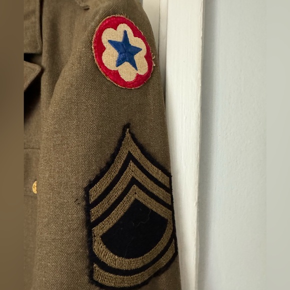 WWII US Army Uniform Dress Jacket with Patches - Picture 8 of 8